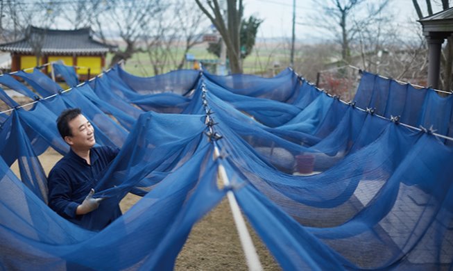 [Monthly KOREA] Dyeing to Preserve Tradition