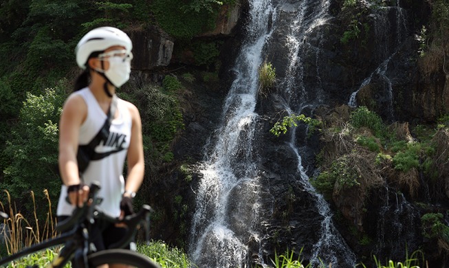 [Korea in photos] Early heatwave