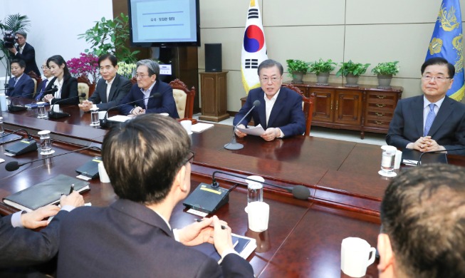 Opening Remarks by President Moon Jae-in at Meeting with His Senior Secretaries